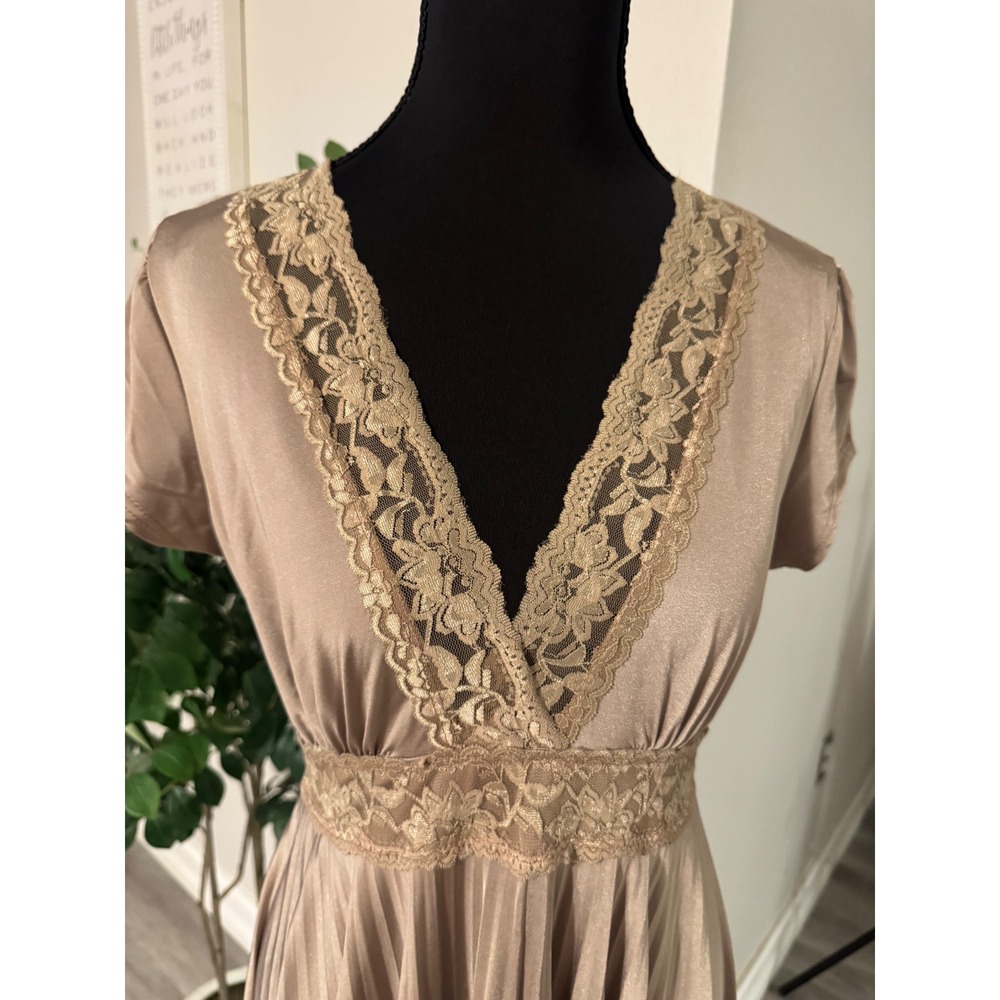 VTG Soprano Women Taupe Lace Trim Pleated Empire Waist Midi Dress Large D2274CA